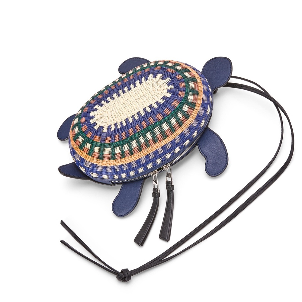 LOEWE TURTLE POUCH IN TOQUILLA PALM AND CALFSKIN